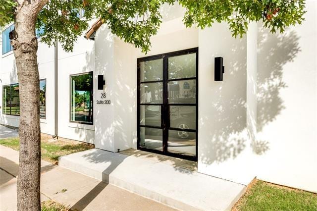 property at 28 Village Ln