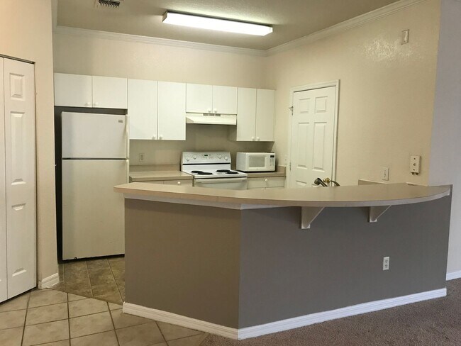 3593 Conroy Rd-Unit -Unit 432 in Orlando, FL - Foto de edificio - Building Photo