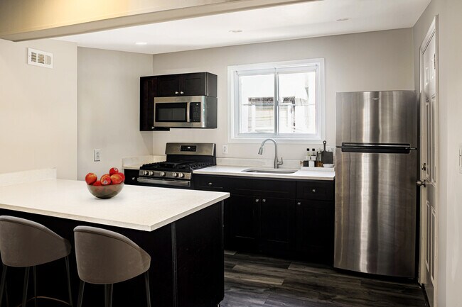 2137 Mifflin St in Philadelphia, PA - Building Photo - Building Photo