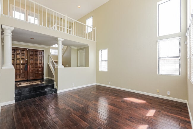 2820 Mt Niguel Cir in Corona, CA - Building Photo - Building Photo