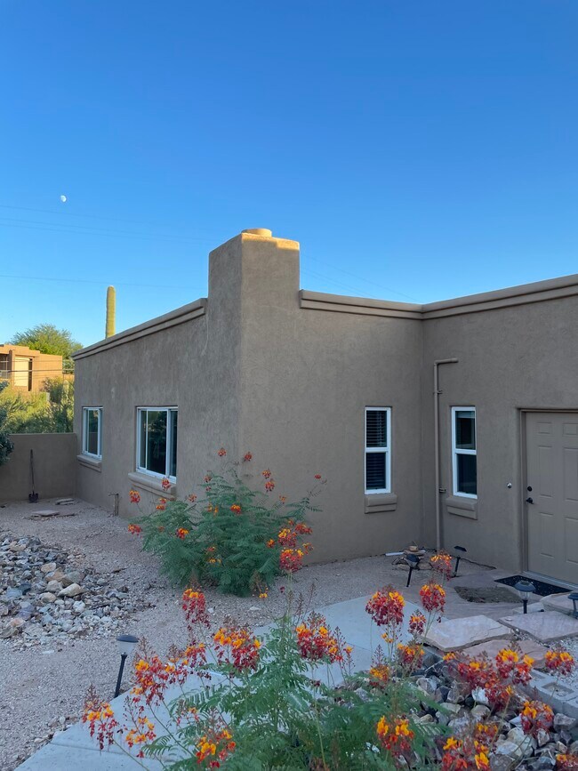 5910 N Mina Vista in Tucson, AZ - Building Photo - Building Photo