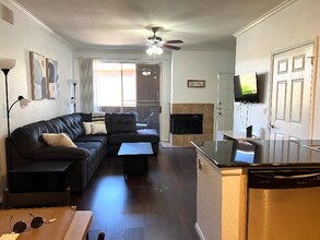 7009 E Acoma Dr in Scottsdale, AZ - Building Photo - Building Photo