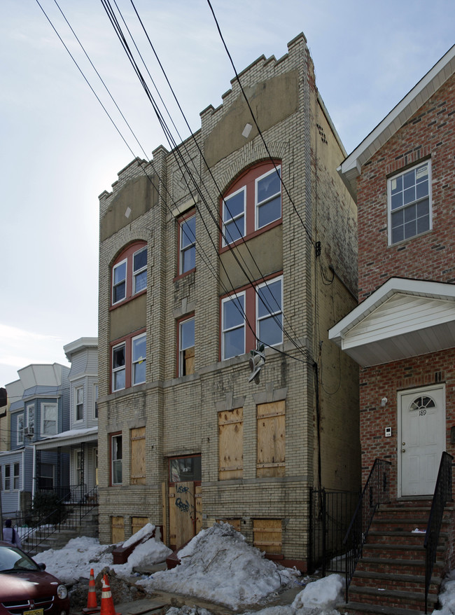 187 Myrtle Ave in Jersey City, NJ - Foto de edificio - Building Photo