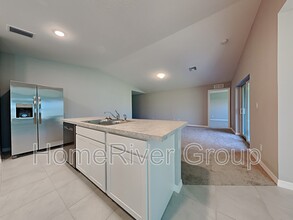 3713 NE 13th Ave in Cape Coral, FL - Building Photo - Building Photo