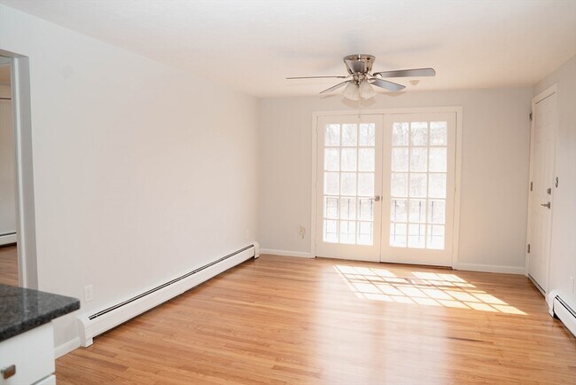 174 Tyngsboro Rd in Chelmsford, MA - Building Photo - Building Photo