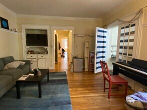 28 Quint Ave, Unit 5 in Boston, MA - Foto de edificio - Building Photo