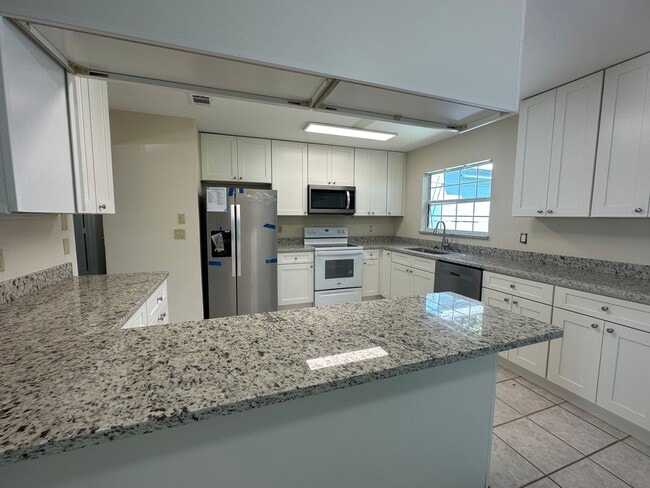 1320 SE Buckingham Terrace in Port St. Lucie, FL - Building Photo - Building Photo