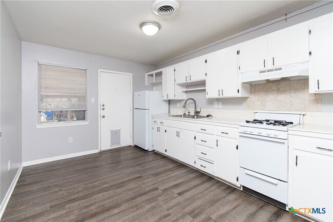 1005 S 5th St in Copperas Cove, TX - Building Photo - Building Photo