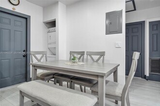 100 NE 71st St in Miami, FL - Building Photo - Building Photo