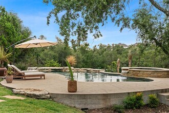 332 Rugged Earth Dr in Austin, TX - Building Photo - Building Photo