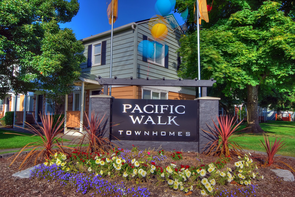 Pacific Walk in Lakewood, WA - Foto de edificio