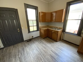 18 S Collett St in Danville, IL - Building Photo - Building Photo