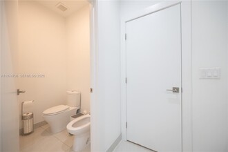 10366 NW 68th Terrace in Doral, FL - Building Photo - Building Photo