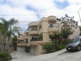 5938 Riley St in San Diego, CA - Building Photo