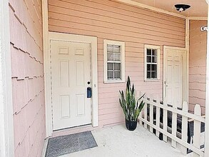 9473 N Forest Hills Pl in Tampa, FL - Building Photo - Building Photo