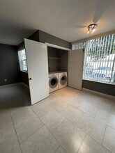 2861 N Oakland Forest Dr, Unit 104 in Oakland Park, FL - Building Photo - Building Photo