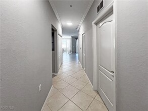 8550 Kingbird Loop in Ft. Myers, FL - Foto de edificio - Building Photo