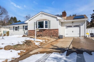 46 Sunset Ave in Trenton, NJ - Building Photo - Building Photo