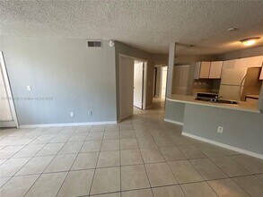 4015 W McNab Rd in Pompano Beach, FL - Building Photo - Building Photo