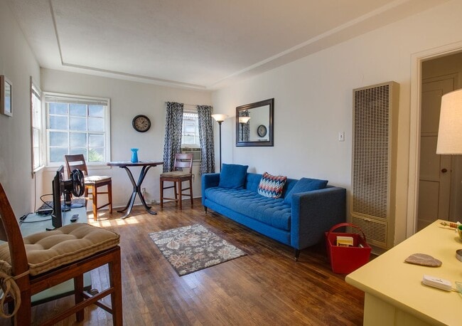 706 1/2 North McCadden Place in Los Angeles, CA - Building Photo - Building Photo