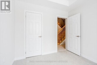 96 Grassbank Rd in Brampton, ON - Building Photo - Building Photo