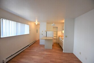 1828 Arapahoe Ave in Boulder, CO - Building Photo - Building Photo