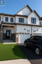 200 Stamson St in Kitchener, ON - Building Photo