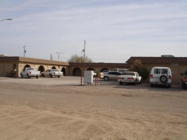 4215 N Granada Dr in Eloy, AZ - Foto de edificio