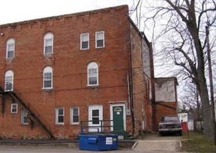 100-104 W Main St in North Adams, MI - Building Photo - Building Photo