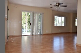 5646 La Mirada Ave in Los Angeles, CA - Building Photo - Building Photo