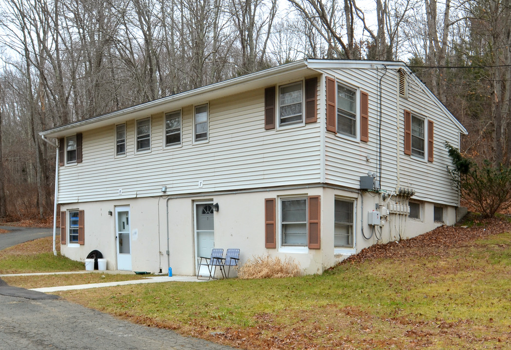 2424 Ball Hill Dr in Mansfield, CT - Building Photo