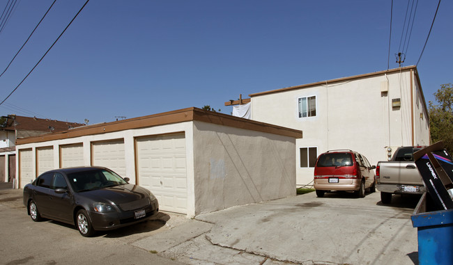 2053 S Sprague Ln in Anaheim, CA - Building Photo - Building Photo