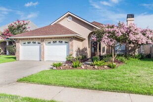 141 Kingspointe Cir in Lafayette, LA - Building Photo