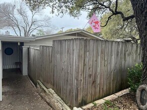 2414 S 5th St in Austin, TX - Building Photo - Building Photo