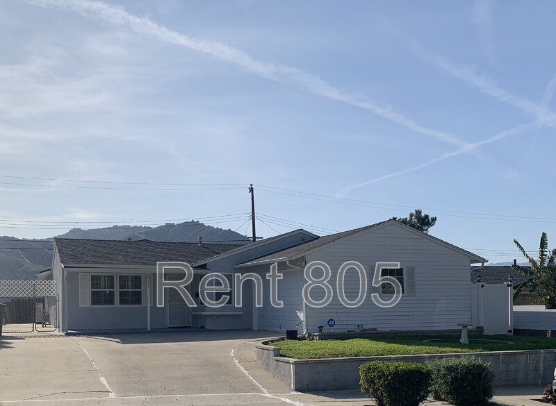 5311 Floral Dr in Ventura, CA - Building Photo