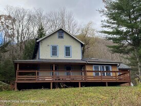 87 Deming Rd in Jewett, NY - Building Photo