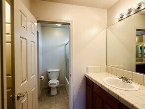 1304 Torulosa Dr in Bakersfield, CA - Building Photo - Building Photo