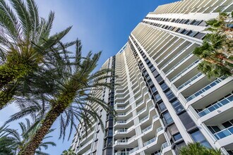 21205 Yacht Club Dr, Unit 2605 in Aventura, FL - Foto de edificio - Building Photo