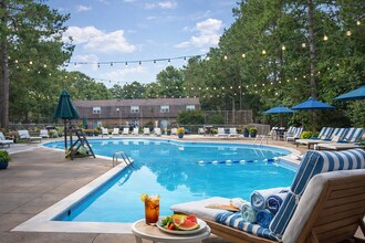 Christopher Crossing in Newport News, VA - Building Photo - Building Photo