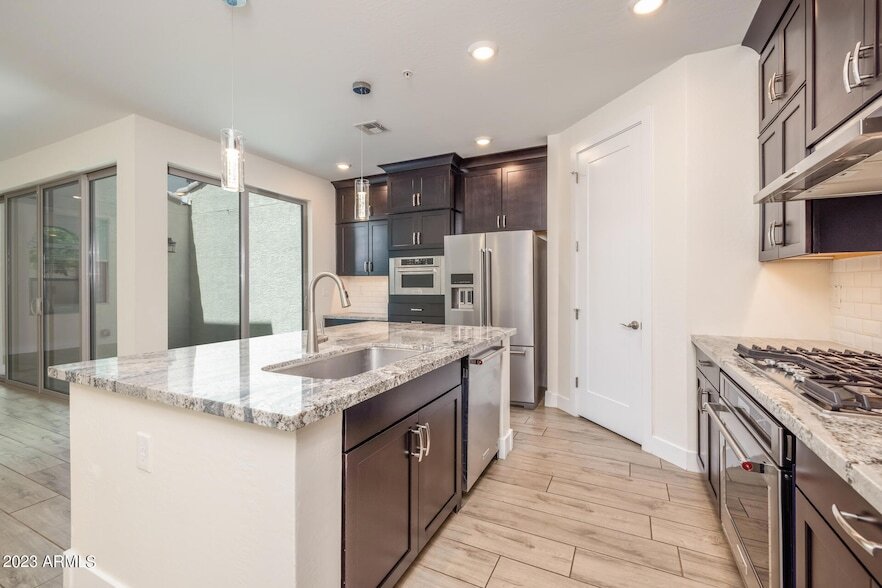 3855 S McQueen Rd in Chandler, AZ - Building Photo