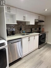 111 Glen Albert Dr in Toronto, ON - Building Photo - Building Photo