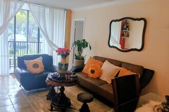 3101 N Country Club Dr in Aventura, FL - Building Photo - Building Photo