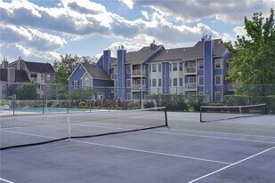 282 Cozzens Ct in East Brunswick, NJ - Building Photo