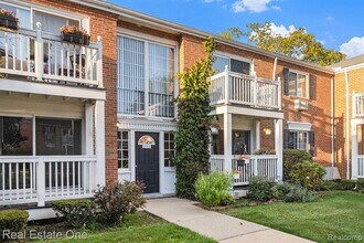 2420 Parmenter Blvd in Royal Oak, MI - Building Photo - Building Photo