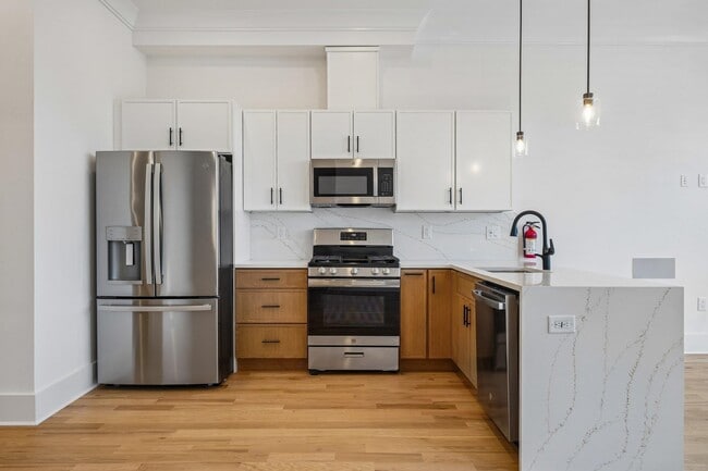 169 Bowers St in Jersey City, NJ - Building Photo - Building Photo