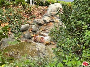 5757 Owensmouth Ave in Los Angeles, CA - Building Photo - Building Photo