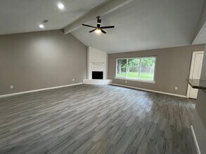 6223 Brookgate Dr in Spring, TX - Building Photo - Building Photo