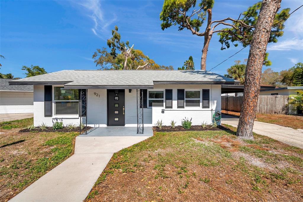 921 7th St NW in Largo, FL - Building Photo