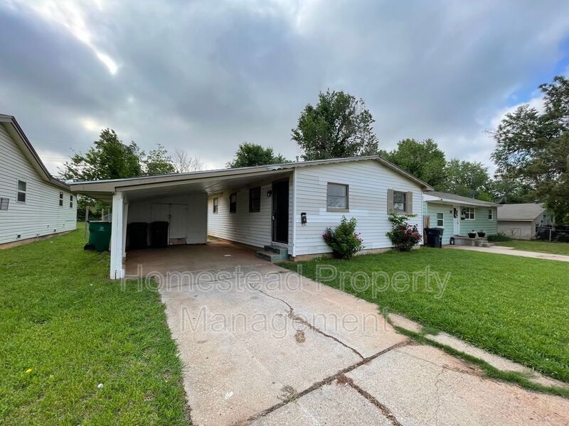 6308 S Lindsay Ave Photo