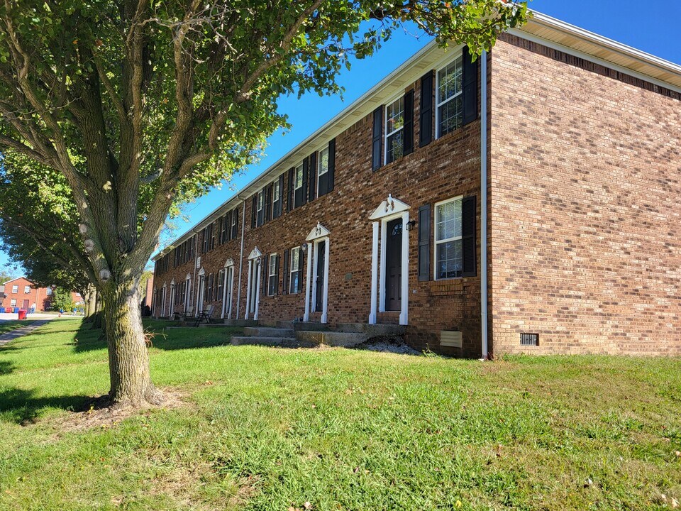 1103 Blackberry Ln in Berea, KY - Building Photo